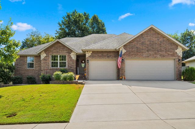 3852 W Village Terrace, Springfield, MO 65810