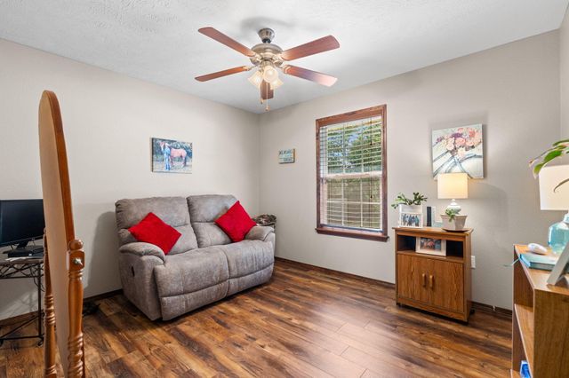 3852 W Village Terrace, Springfield, MO 65810