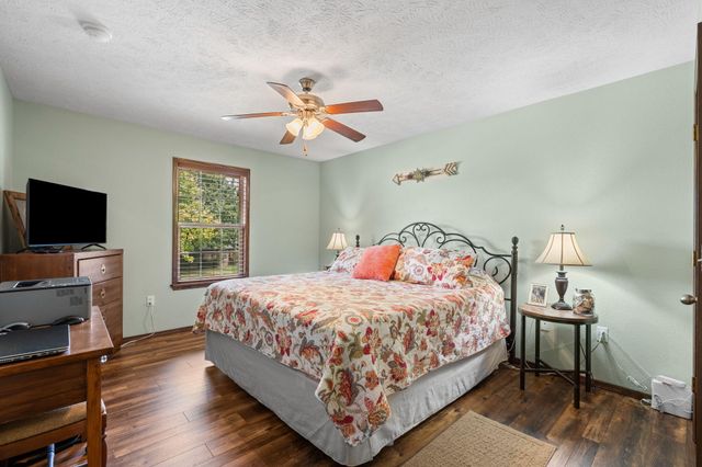 3852 W Village Terrace, Springfield, MO 65810
