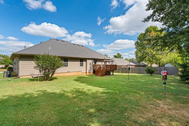 3852 W Village Terrace, Springfield, MO 65810