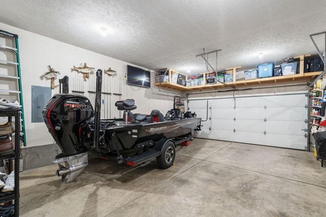 3852 W Village Terrace, Springfield, MO 65810