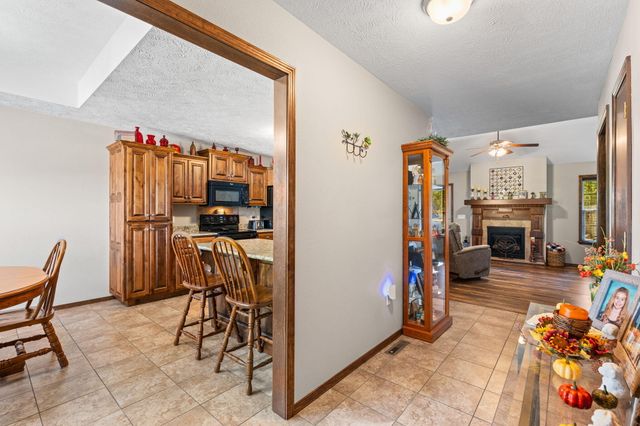 3852 W Village Terrace, Springfield, MO 65810