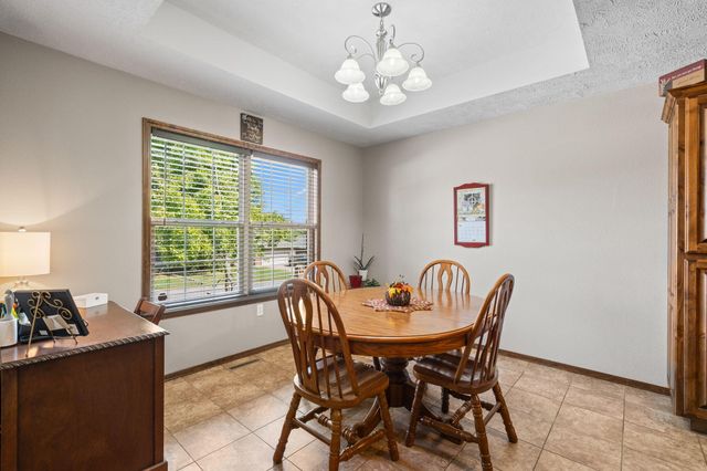 3852 W Village Terrace, Springfield, MO 65810