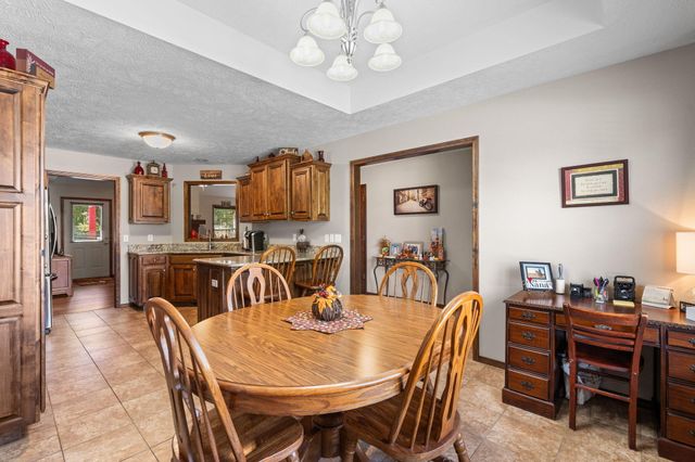 3852 W Village Terrace, Springfield, MO 65810