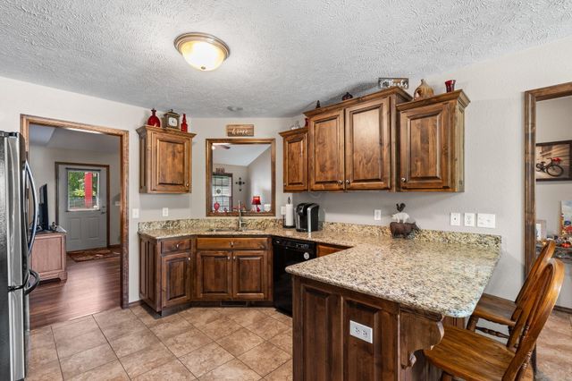3852 W Village Terrace, Springfield, MO 65810