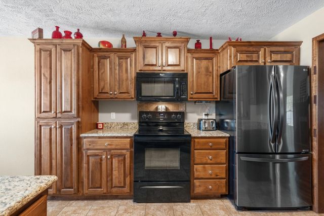 3852 W Village Terrace, Springfield, MO 65810