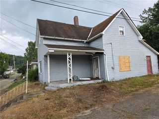 212 Thompson Street, Uhrichsville, OH 44683