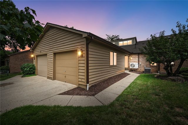 40 Rolling Hills Drive, Wyoming, OH 45215