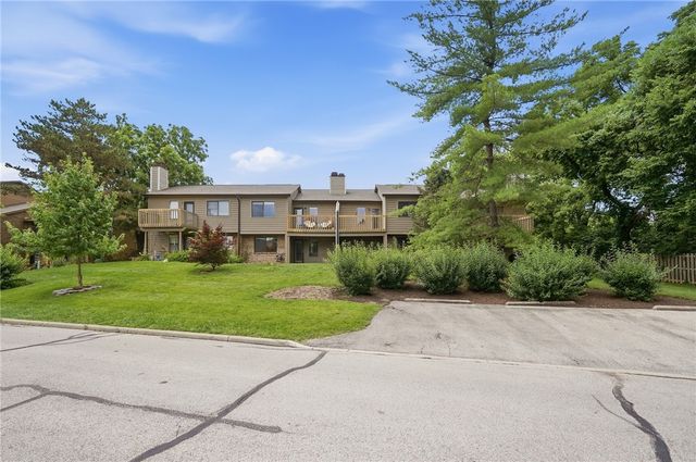 40 Rolling Hills Drive, Wyoming, OH 45215