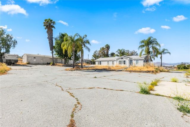 18420 Decker, Perris, CA 92570
