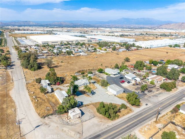 18420 Decker, Perris, CA 92570
