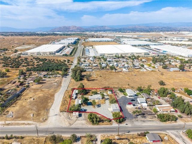 18420 Decker, Perris, CA 92570