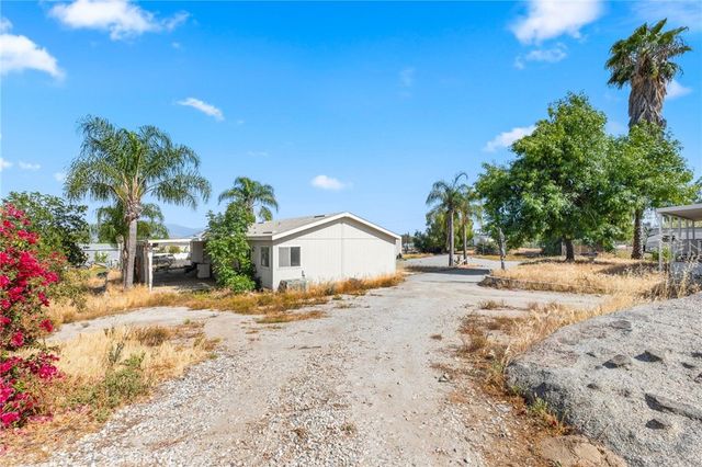 18420 Decker, Perris, CA 92570