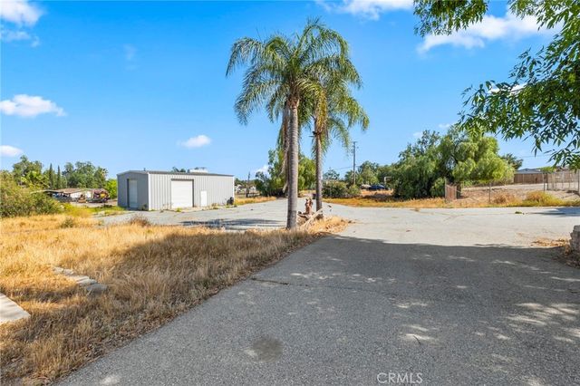 18420 Decker, Perris, CA 92570