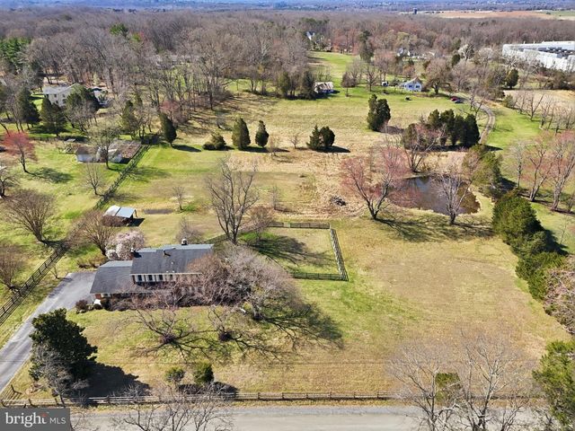 9613 CHEVALLE DR, Manassas, VA 20112