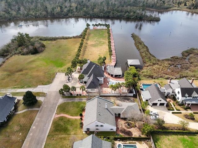 2032 Charvais Drive, Lake Charles, LA 70601