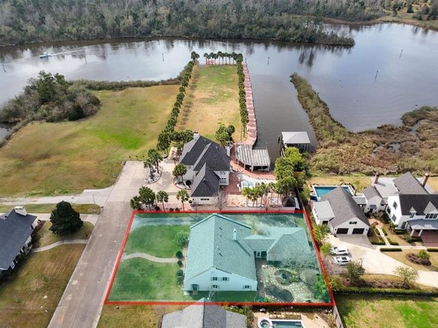 2032 Charvais Drive, Lake Charles, LA 70601