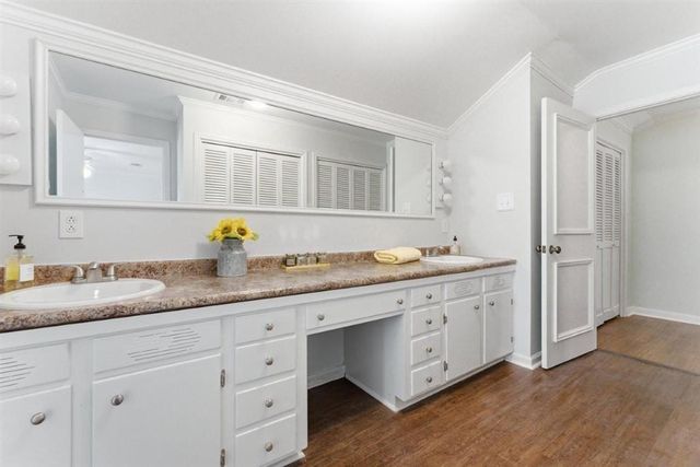2032 Charvais Drive, Lake Charles, LA 70601