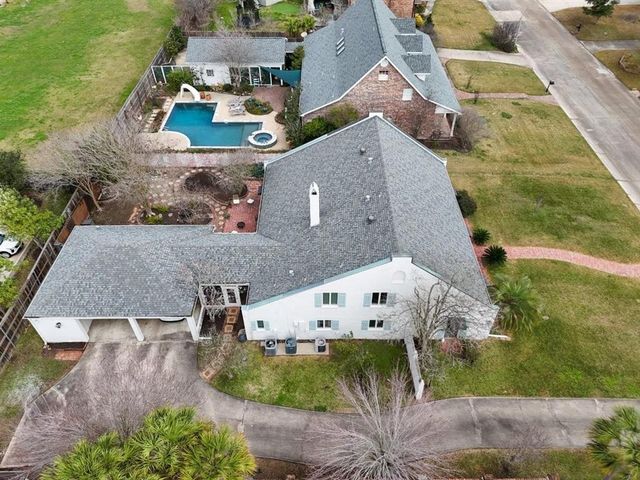 2032 Charvais Drive, Lake Charles, LA 70601