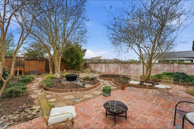 2032 Charvais Drive, Lake Charles, LA 70601