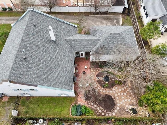 2032 Charvais Drive, Lake Charles, LA 70601