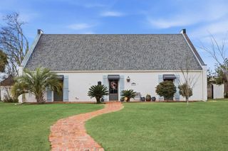 2032 Charvais Drive, Lake Charles, LA 70601