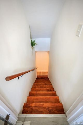 715 Erskine Avenue, St Louis, MO 63125