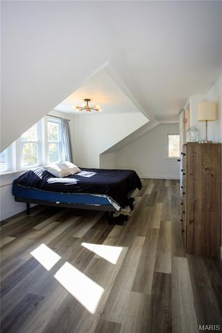 715 Erskine Avenue, St Louis, MO 63125