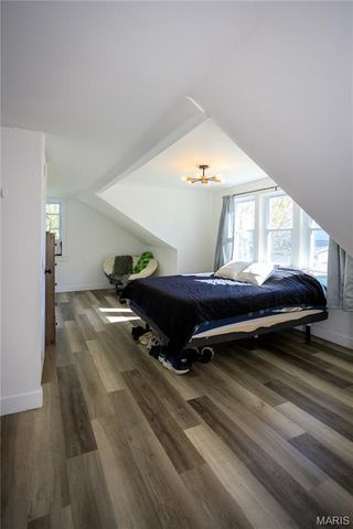 715 Erskine Avenue, St Louis, MO 63125