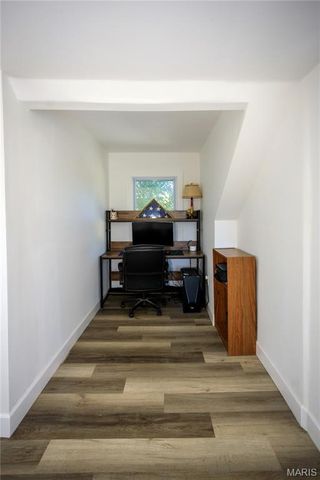 715 Erskine Avenue, St Louis, MO 63125