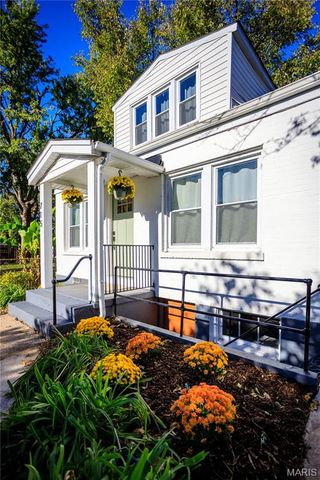 715 Erskine Avenue, St Louis, MO 63125