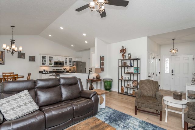 910 NE 45th Street, Ankeny, IA 50021