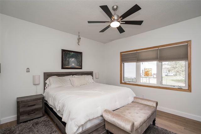 910 NE 45th Street, Ankeny, IA 50021