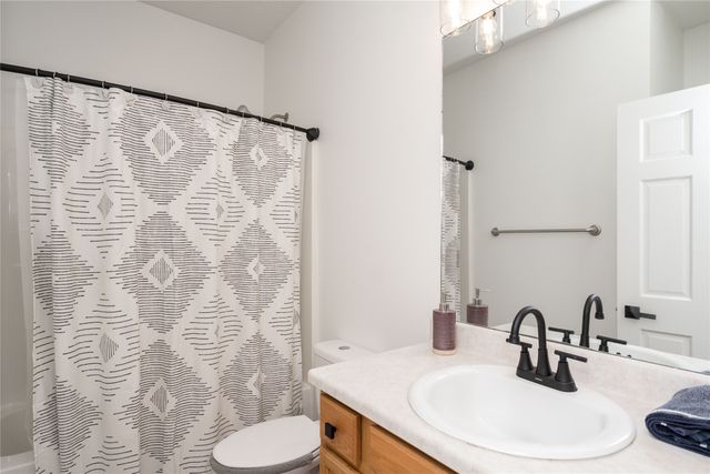 910 NE 45th Street, Ankeny, IA 50021