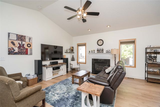 910 NE 45th Street, Ankeny, IA 50021