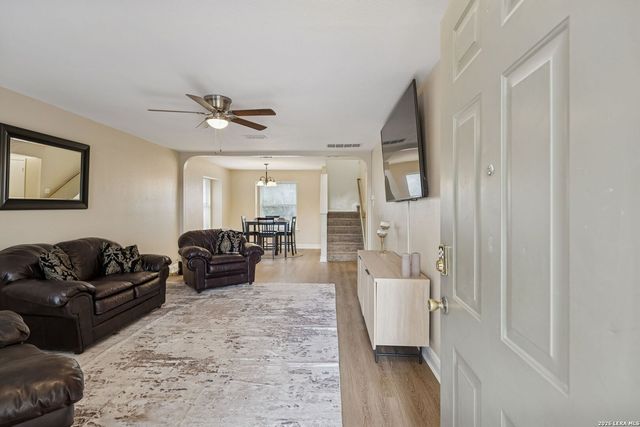 10310 Springwood, Universal City, TX 78148