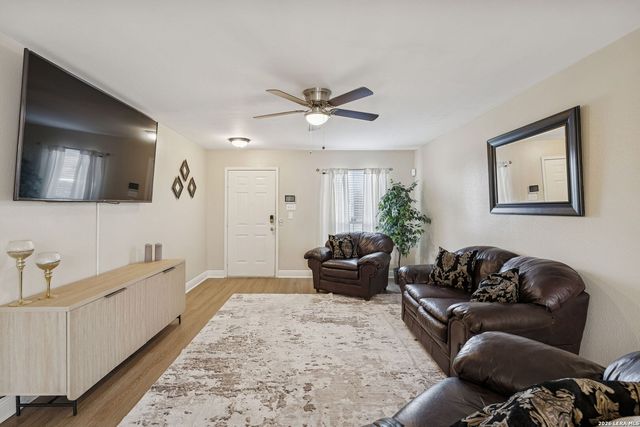 10310 Springwood, Universal City, TX 78148