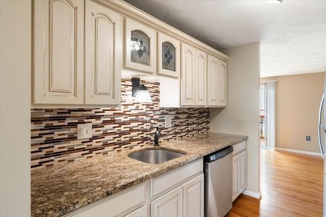 111 Patrick Rd 111, Tewksbury, MA 01876