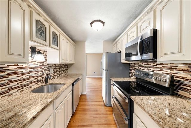111 Patrick Rd 111, Tewksbury, MA 01876