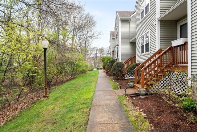 111 Patrick Rd 111, Tewksbury, MA 01876