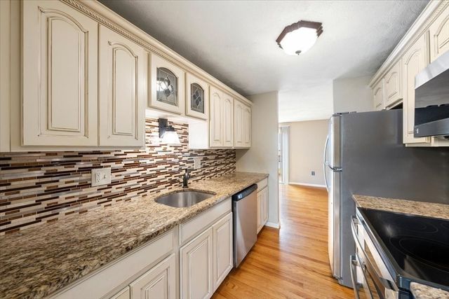 111 Patrick Rd 111, Tewksbury, MA 01876