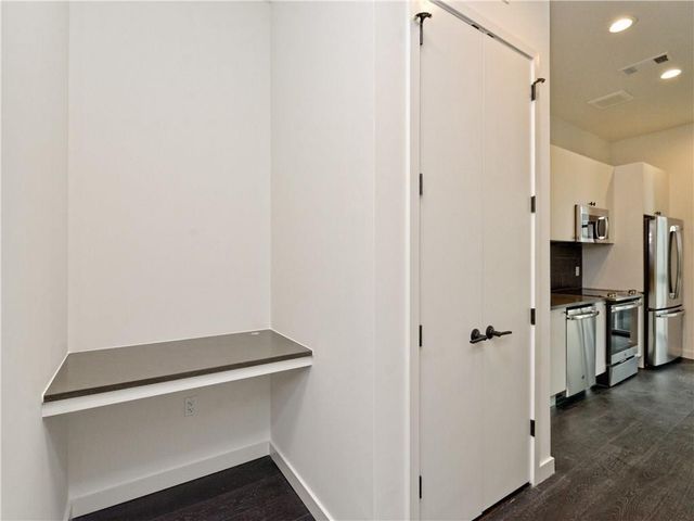 800 Embassy DR 323, Austin, TX 78702