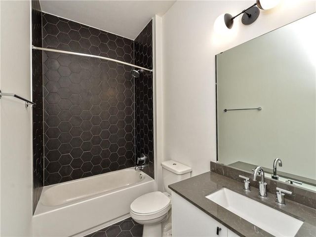 800 Embassy DR 323, Austin, TX 78702