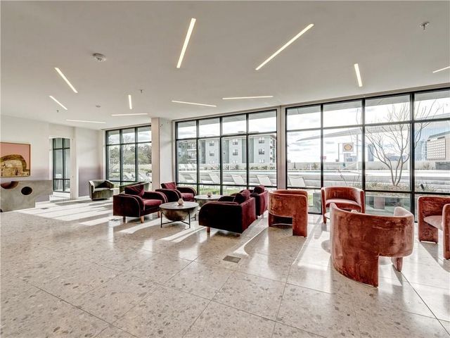 800 Embassy DR 323, Austin, TX 78702