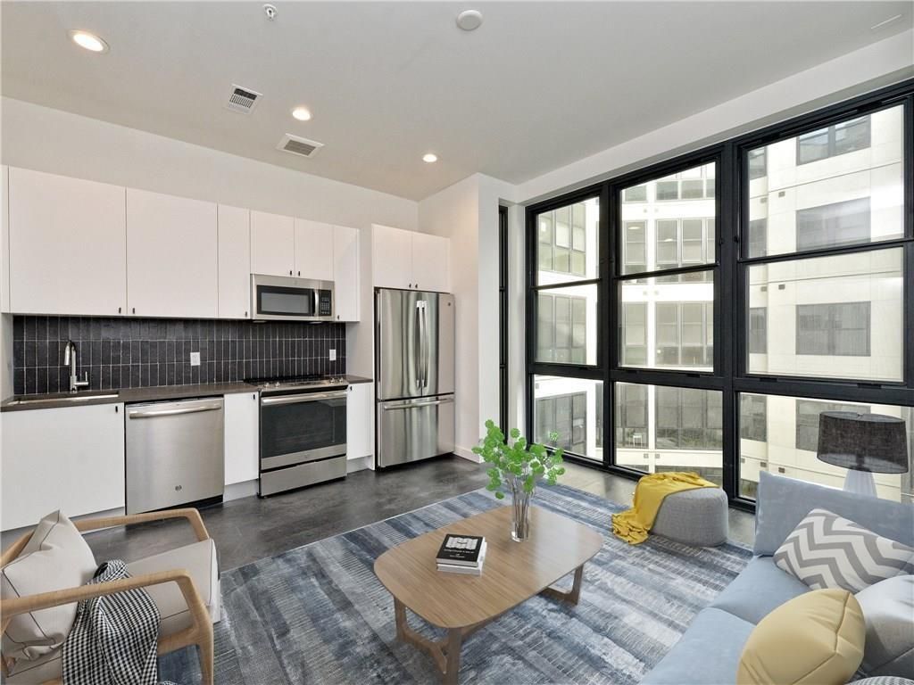 800 Embassy DR 323, Austin, TX 78702