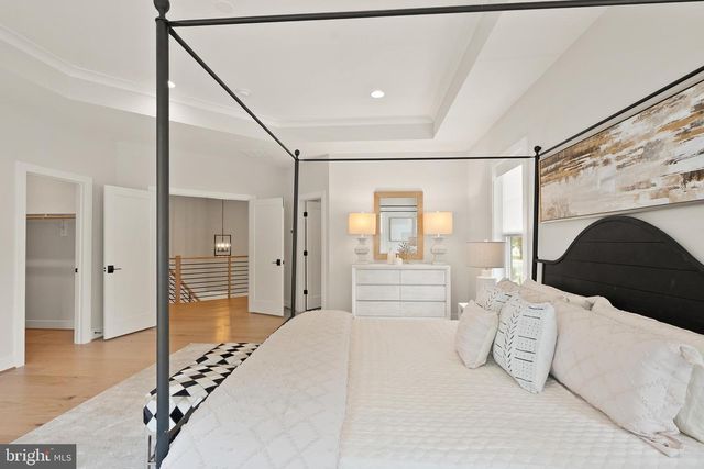 7717 FISHER DR, Falls Church, VA 22043