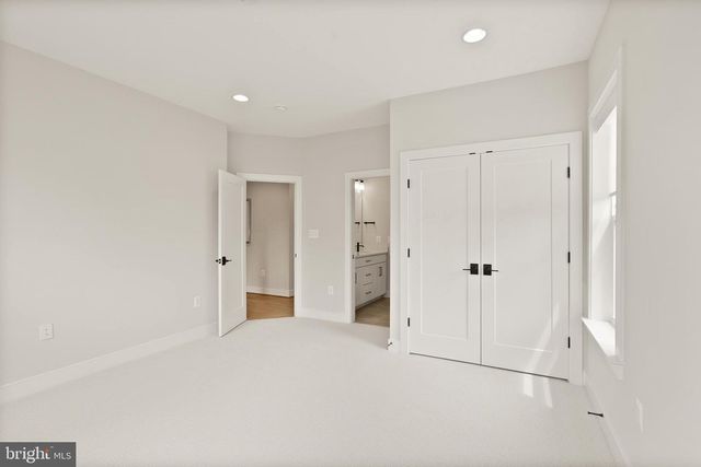 7717 FISHER DR, Falls Church, VA 22043