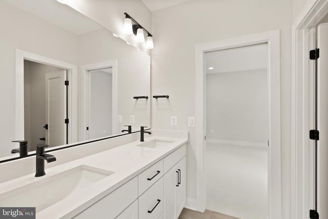 7717 FISHER DR, Falls Church, VA 22043