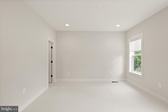 7717 FISHER DR, Falls Church, VA 22043