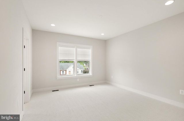 7717 FISHER DR, Falls Church, VA 22043